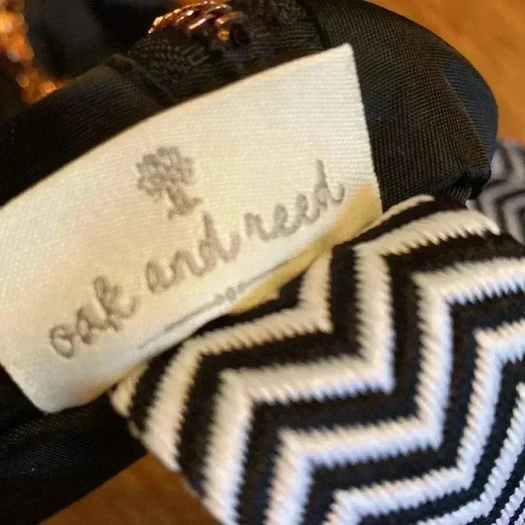 Oak and Reed black Fanny pack/belt bag - black - black/white adjustable strap - Picture 3 of 5